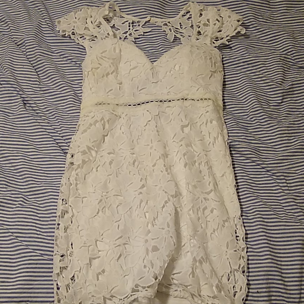 White dress by Fashion Nova
